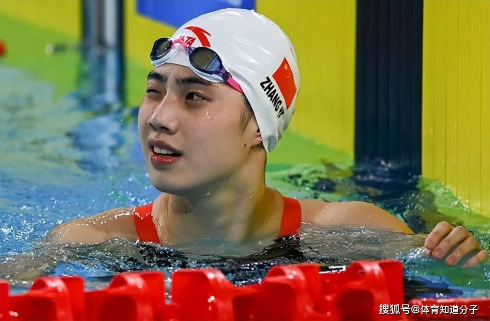 媒体指出，本周二拉波尔塔与扎哈维共进晚餐，这次会面非常重要，因为冬窗即将到来，巴萨有意在冬窗引进一名与加维特点相似的中场球员。